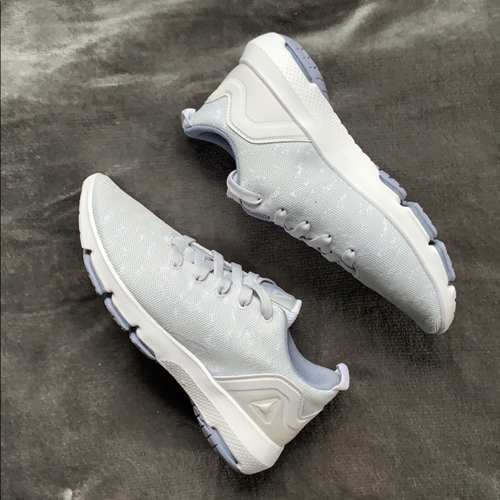 Reebok DMX walking shoes